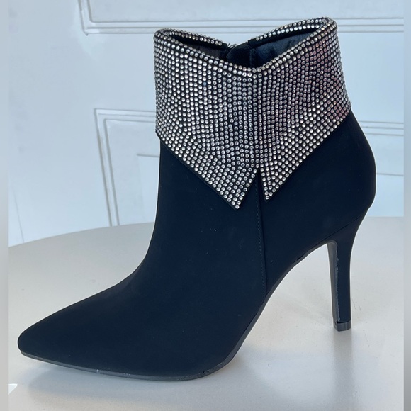 Black ankle boots with rhinestones - Picture 3 of 3
